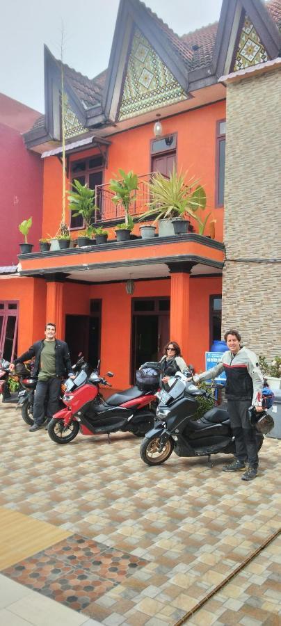 Sapo Karo Rest House Berastagi Exterior photo